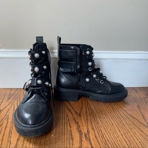 Pull and Bear combat boots